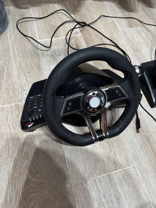 Volante com pedais para PS3/PS4