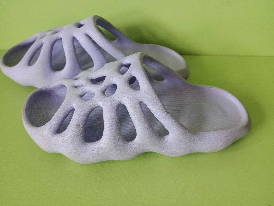 Шлепанцы, типа летней обуви Adidas Yeezy 450 Slide., сланцы