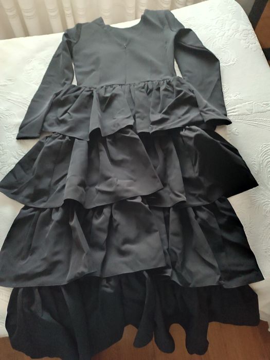 Vestido com folhos da marca Claud