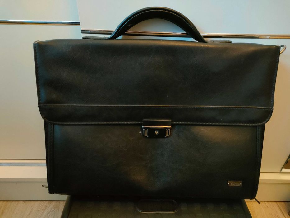 Aktówka/torba na dokumenty, laptopa marki Verso