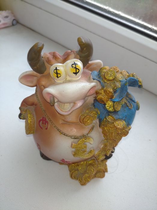 Статуэтка копилка быка