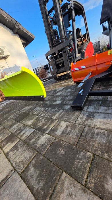 Pług śnieżny lekki do wózka widłowego