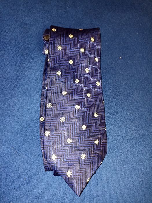 Nigdy nie używany krawat męski