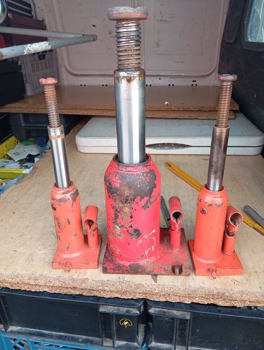 Macacos hidráulicos