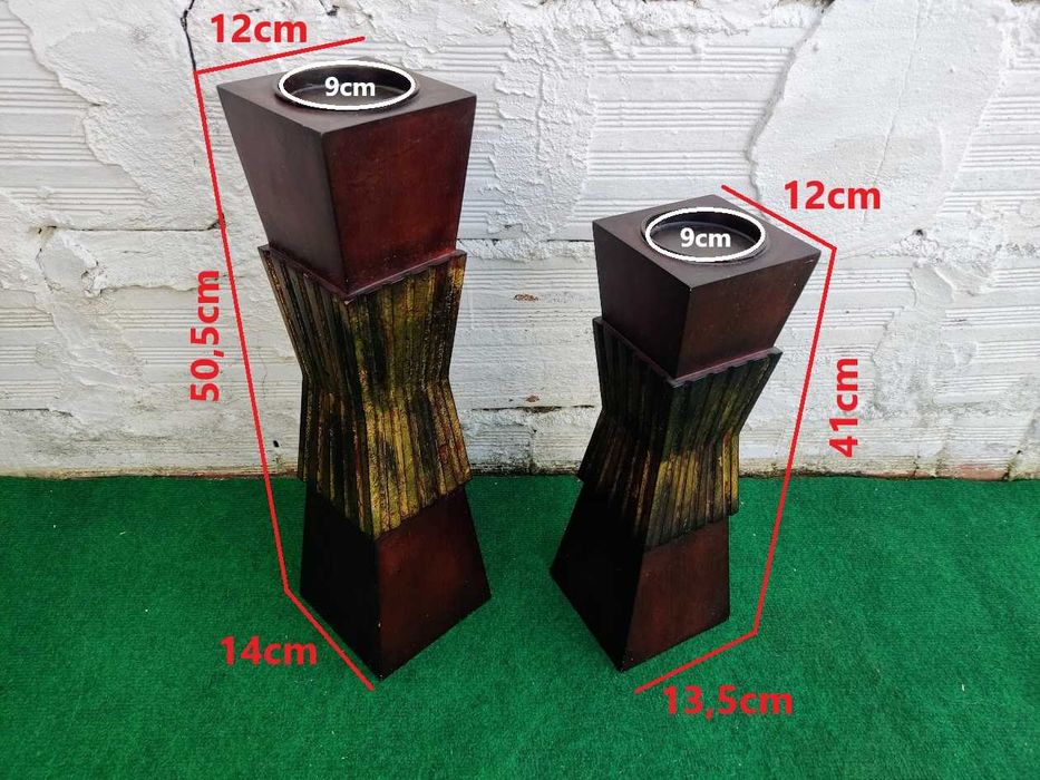 Par de castiçais porta velas em madeira