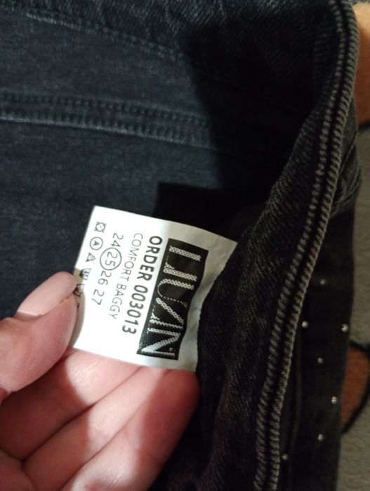 Джинси жіночі зі стразами