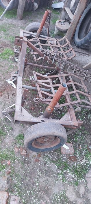 Культиватор, обпирскувач на мини тракторний