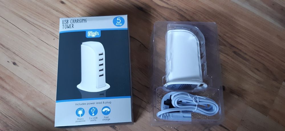 Stacją do ładowania Usb