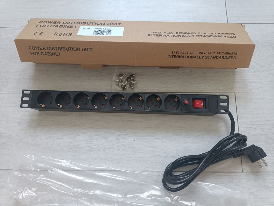Блок розеток на 8 гнізд  16А 3500W 19" 1U, мережевий фільтр