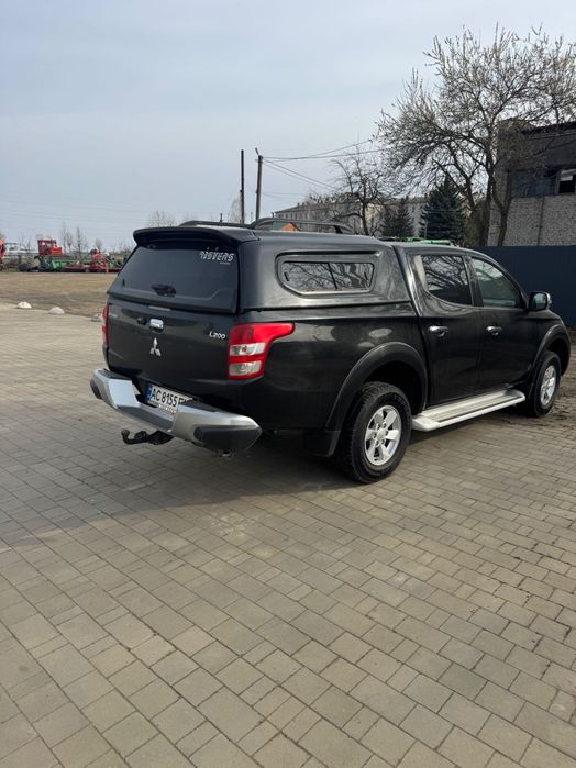 Автомобіль L-200