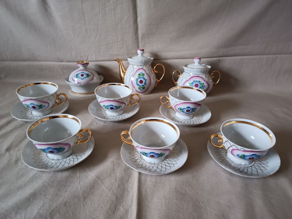 Чайный сервиз фарфоровый
