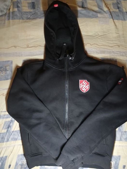 Зипка свастон аполит
