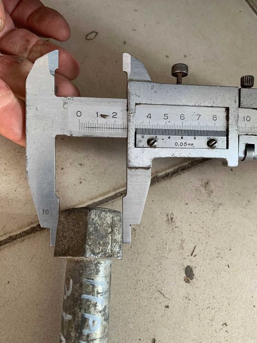 Болт Оси Автобуса ;  Икариус "