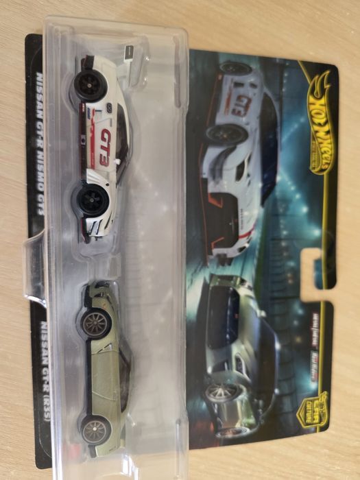 Продам Hot Wheels car culture ,2 Nissan gtr 35