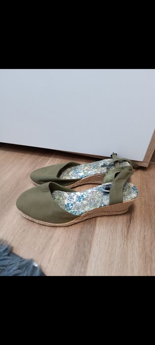 Espadryle na koturnie khaki