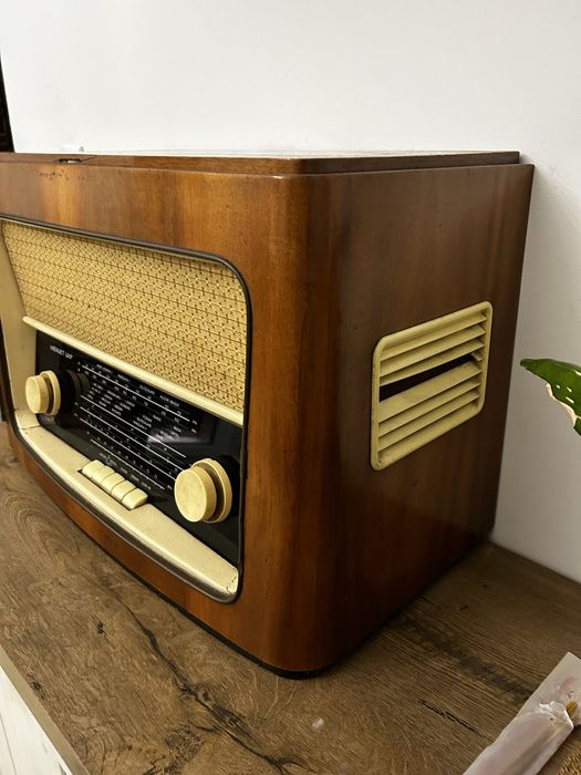 Diora Menuet Ukf radio lampowe z gramofonem