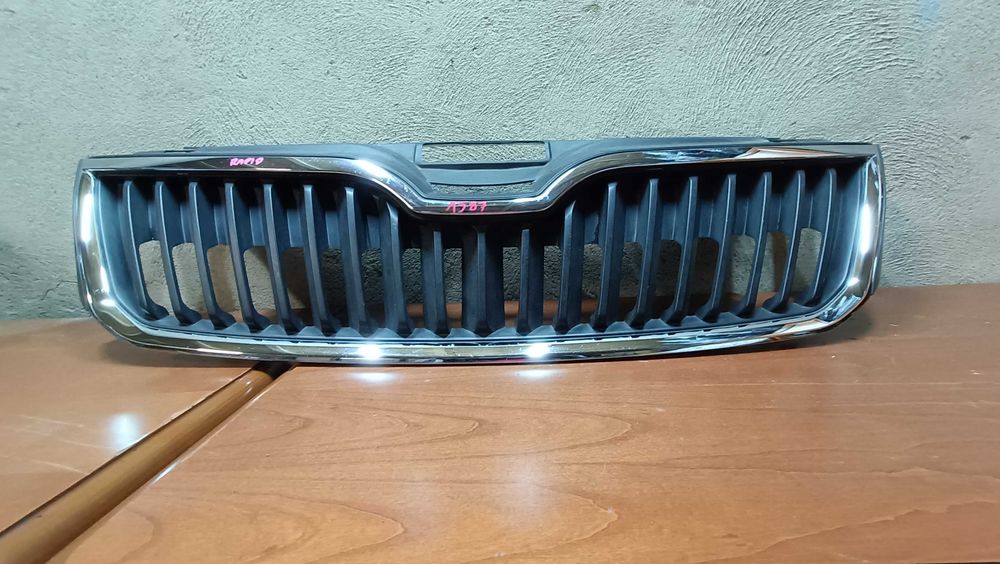 Skoda Rapid Atrapa grill zderzaka