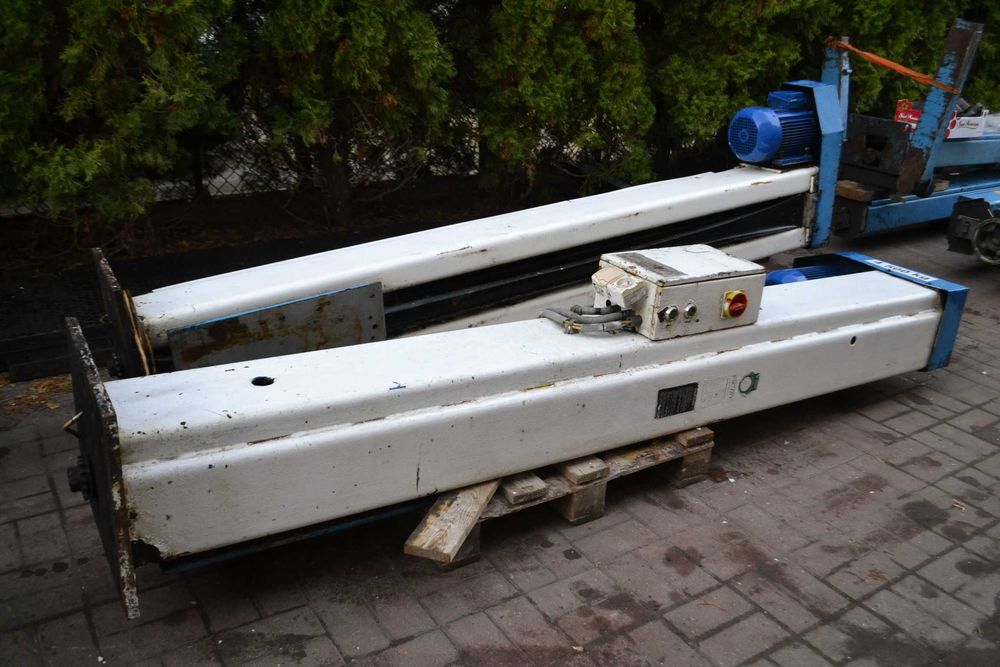 Podnośnik dwukolumnowy CAR LIFT OSTRÓW WLKP,śrubowy,na ramie,4500kg