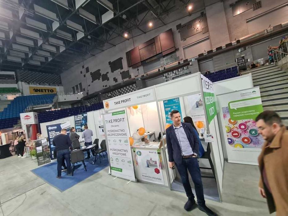 Stoiska targowe zabudowa octanorm obsługa imprez targowych wystaw