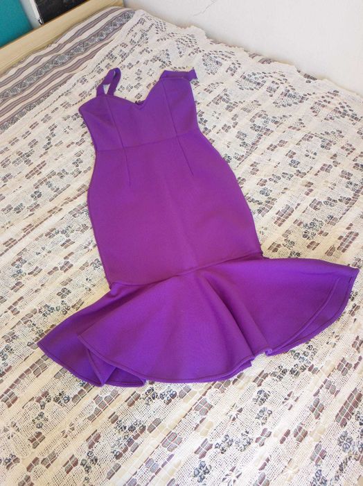 Vestido SEMI NOVO!!! Usado apenas 1x! Tamanho: M 7€