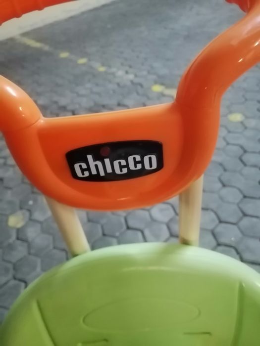 Brinquedos da chicco entre outros