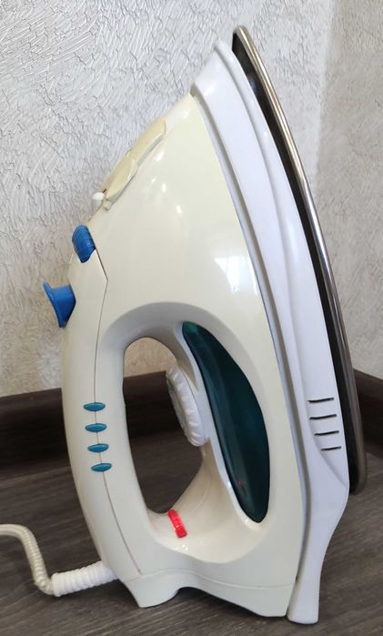 утюг Domotec MS-4889 продам Срочно в Павлограде Торг