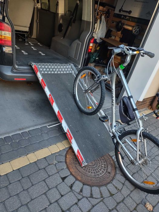 Rampa najazd do auta dostawczego van bus