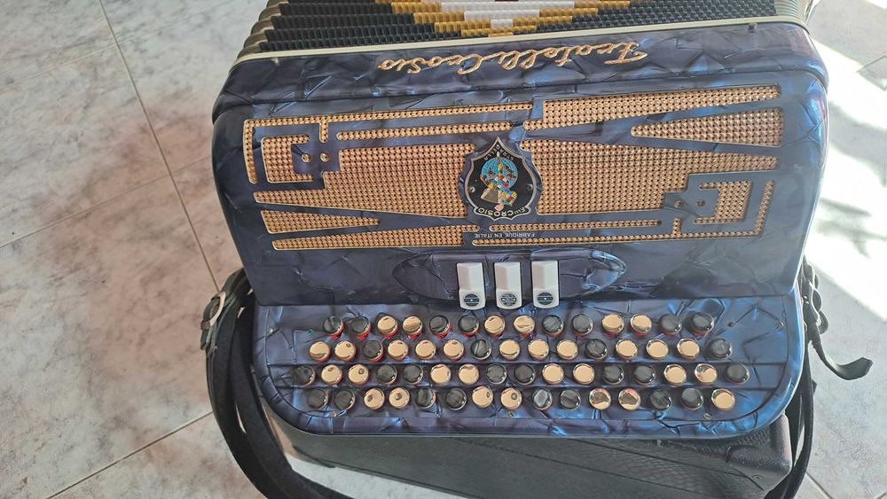 Acordeon Fratelli Crosio de botões azul