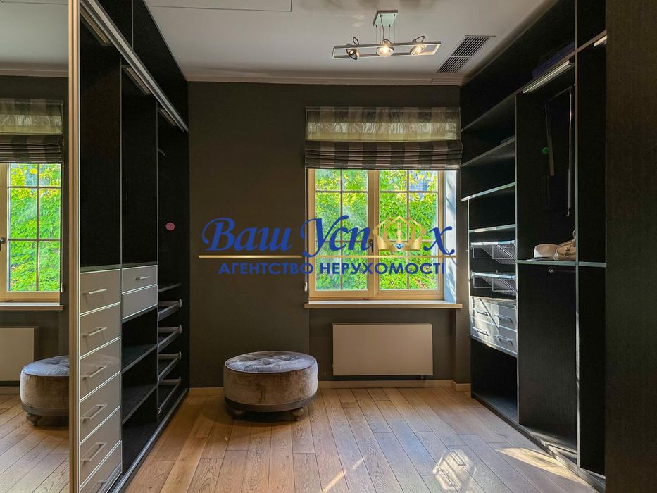 Продажа дома в центре Киева  ул. Зверинецкая, Печерск, Киев.