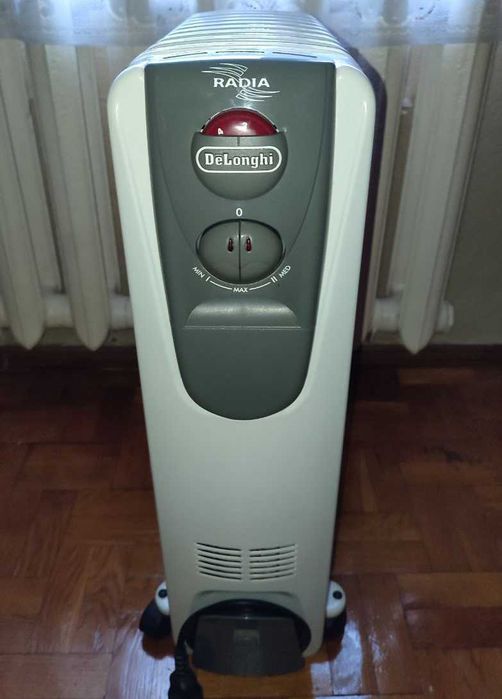 Масляний обігрівач DeLonghi SpA Treviso-Italia TYP: R030920 2000w