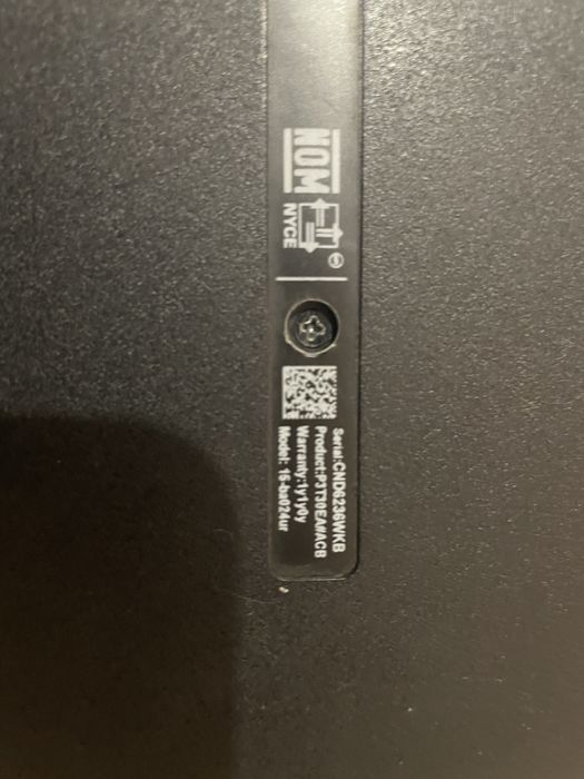 Ноутбук HP  15-ba024ur