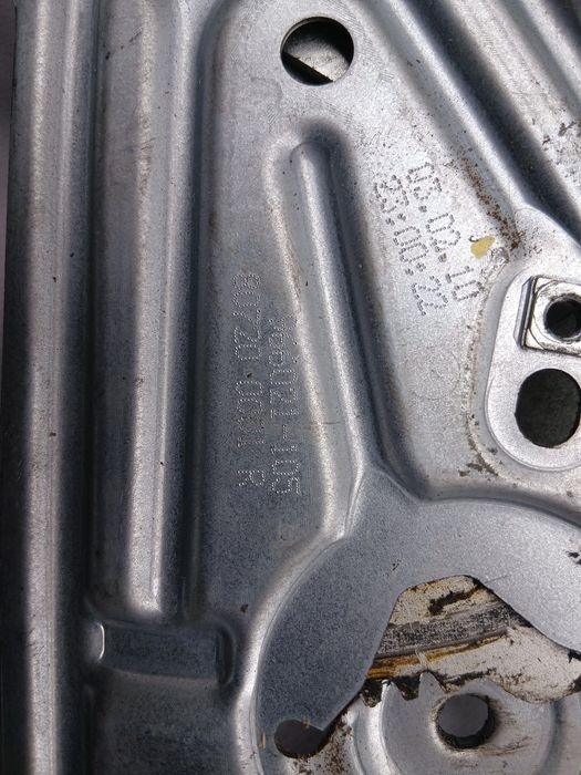 Elevador vidros frente direito RENAULT Megane III Grandtour (KZ0/1)