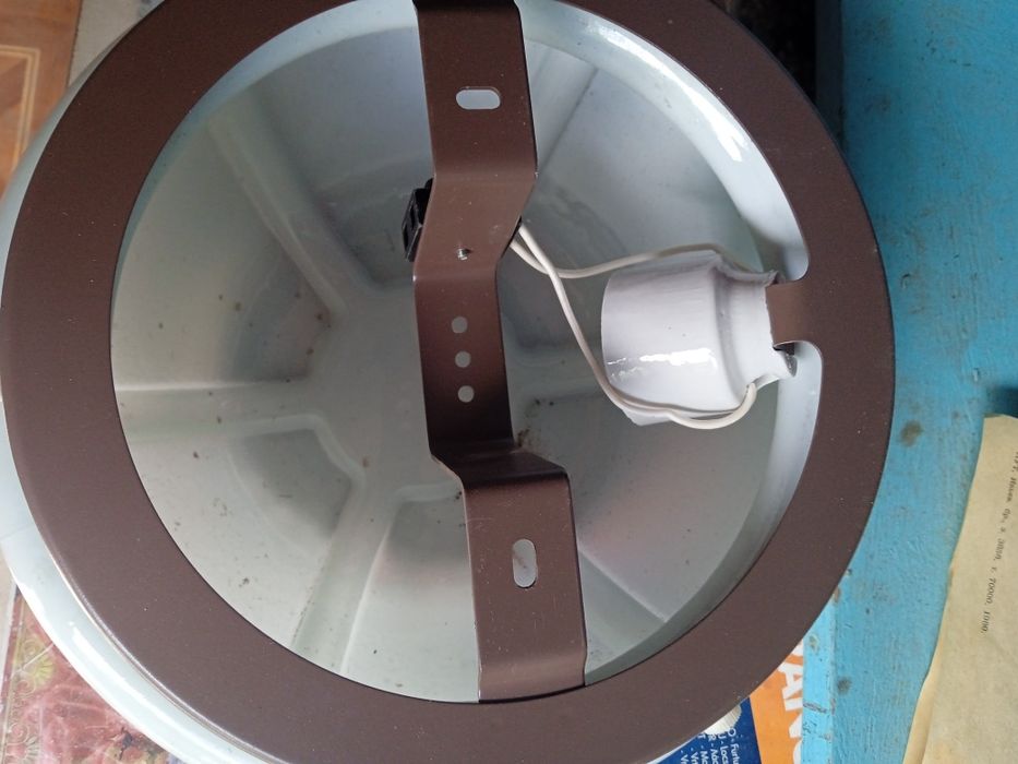 Продам светильники потолочные, настенные