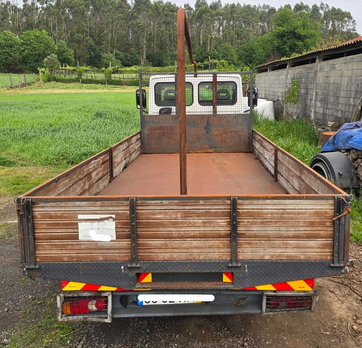Nissan Atleon Bom Estado