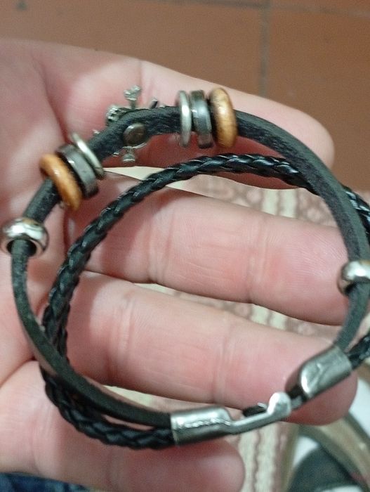 Pulseira com Símbolo Caveira