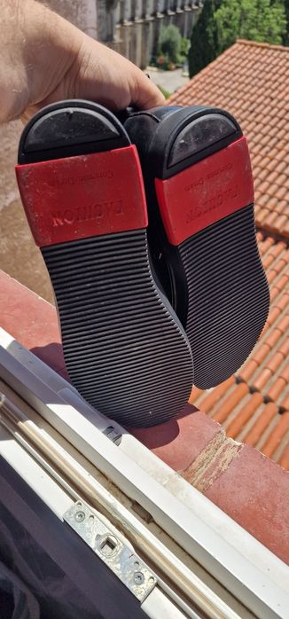 Botas em pele - pretas