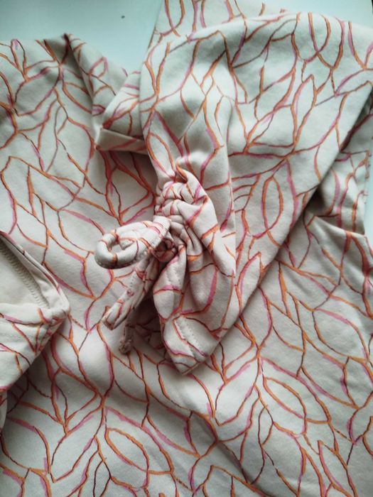 Bluza damska we wzory z kapturem