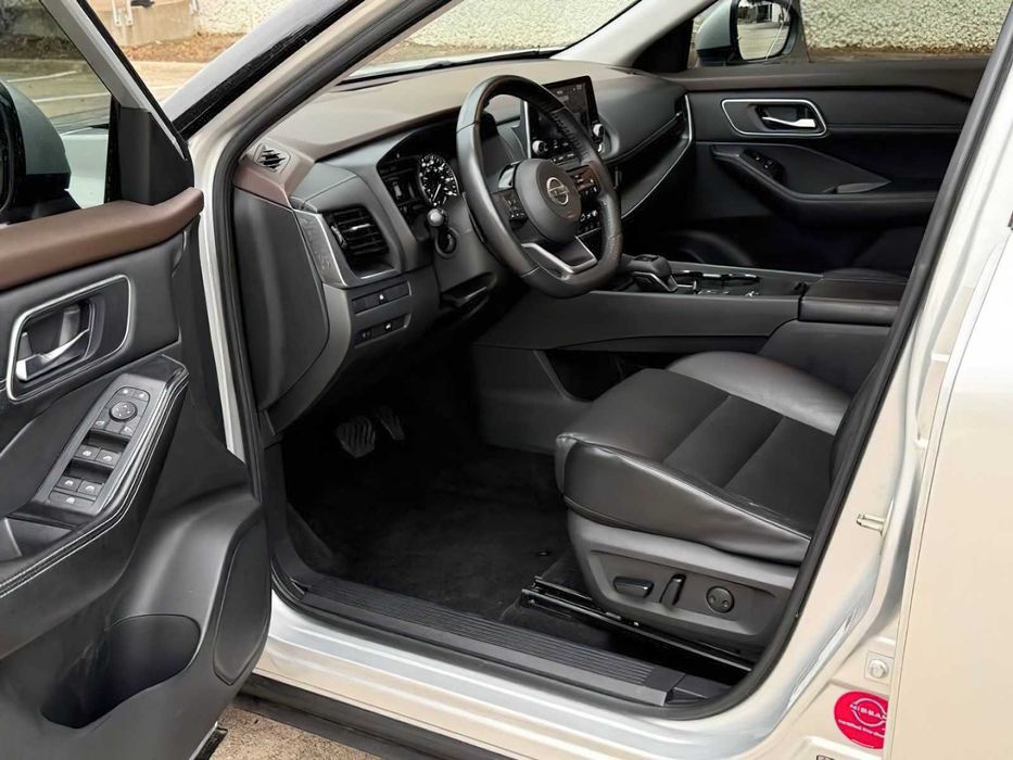 Nissan Rogue      2021