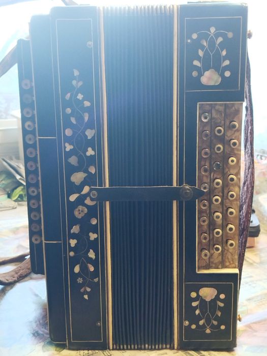 Баяны б/у  в хорошем состоянии