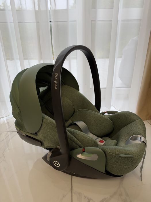 автокрісло Cybex cloud T+
