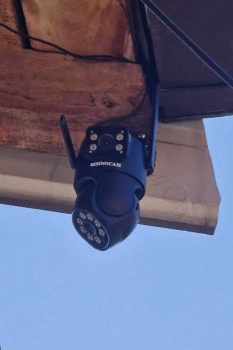 Câmera 2 Lentes - Wi-Fi - Interior e Exterior - Preta