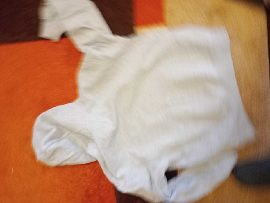Bluza z dzianiny rozmiar M z kapturem