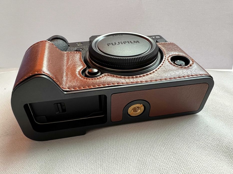 Câmara Fuji X-T5 preta (como nova)