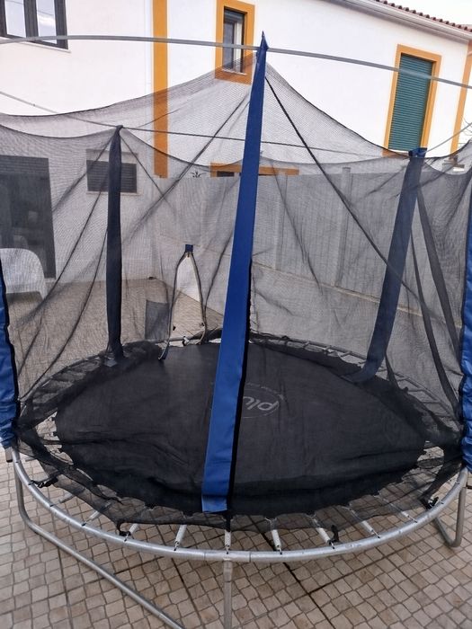 Trampolim 240 cm diâmetro