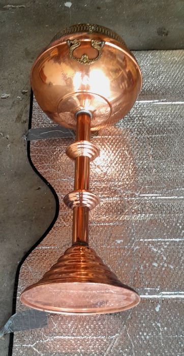 Floreira antiga em cobre e metal