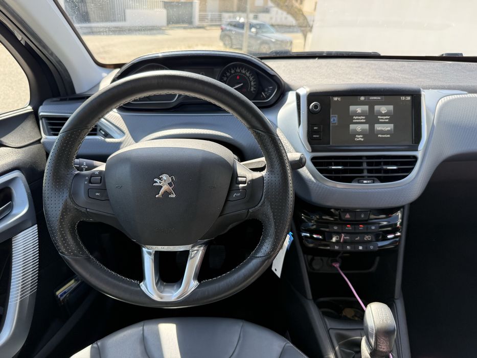 Peugeout 208 1.2 Allure