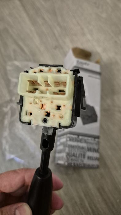 Підкермовий перемикач двірників  Авео GM 96540685