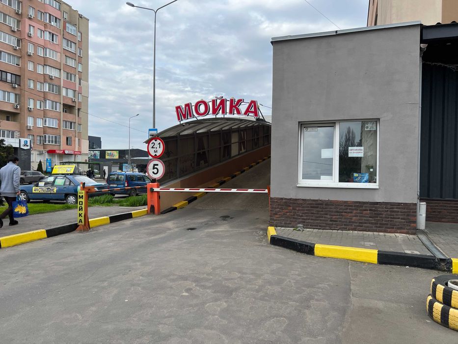 Продам паркоместо в паркинге на ул.Сахарова, Папашон