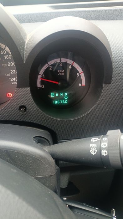 Внедорожник Dodge Nitro 2010 год