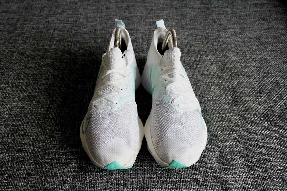 Кросівки Nike Air Zoom Tempo Next% Оригінал 40.5р